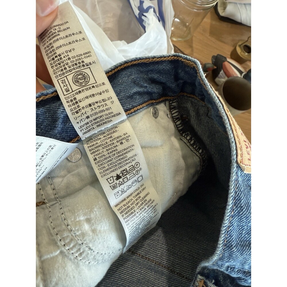 Levi's Levis Women's 94’ Baggy Wide Leg Medium Wash Jeans 26 Cut Off Denim Pants - Picture 5 of 5